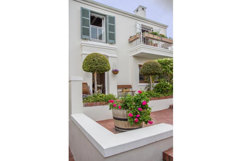 Charming Coastal Townhouse At The Majestic Villa Калк Бей Екстериор снимка