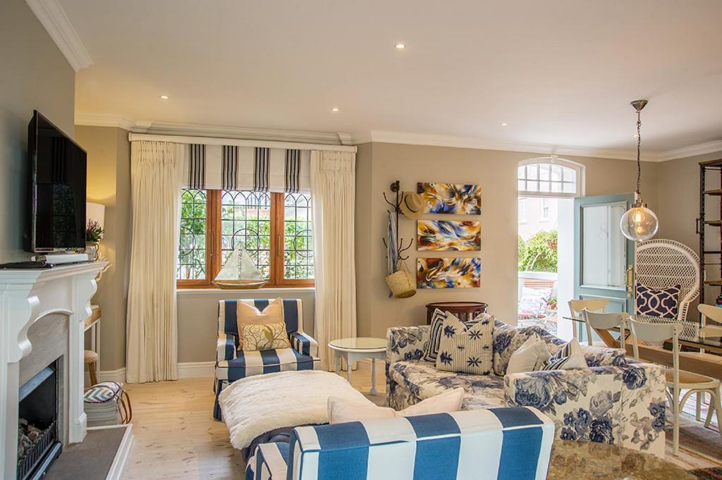 Charming Coastal Townhouse At The Majestic Villa Калк Бей Екстериор снимка